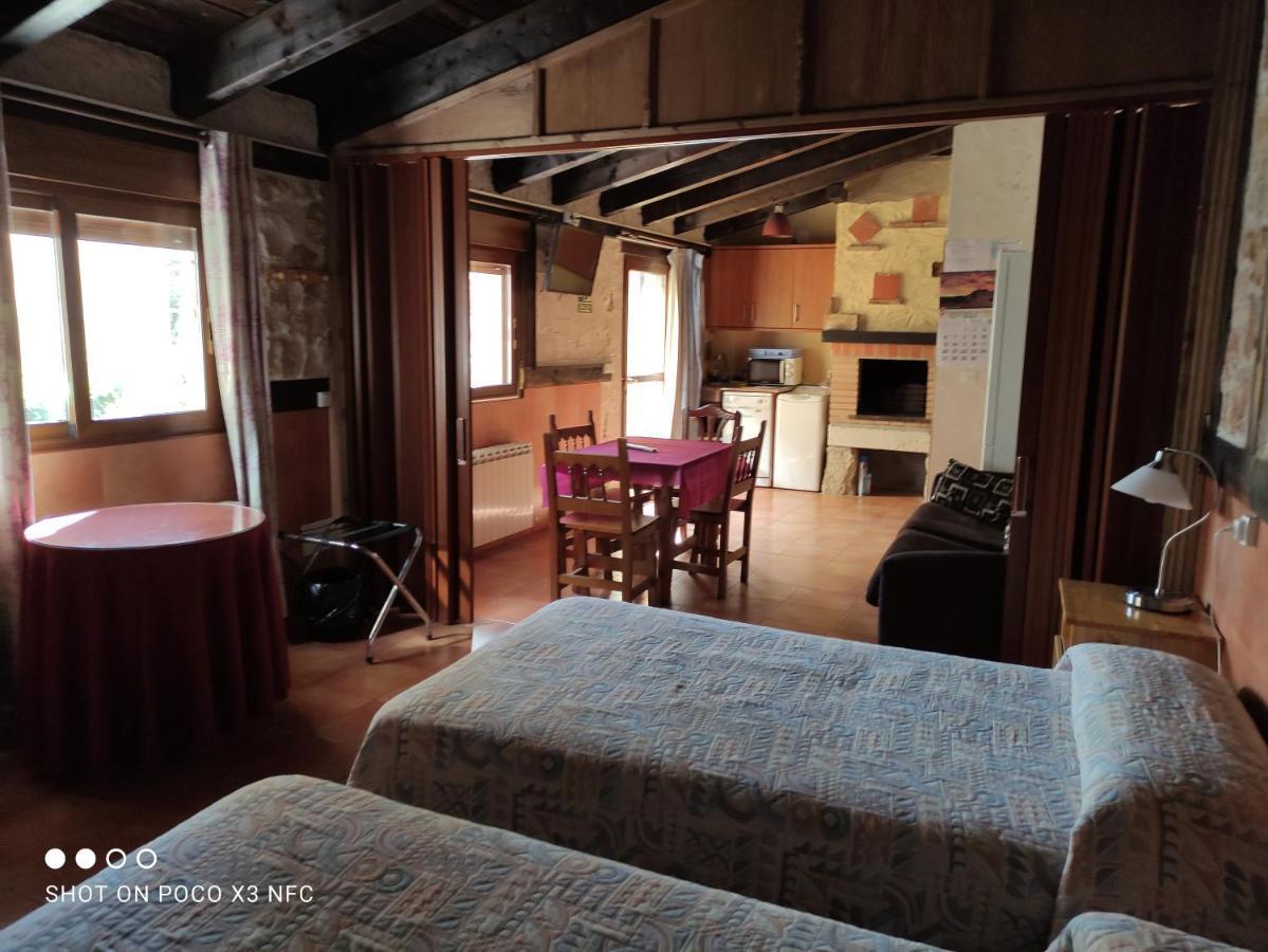 Apartamentos Turisticos Los Abuelos Montemayor de Pililla ภายนอก รูปภาพ