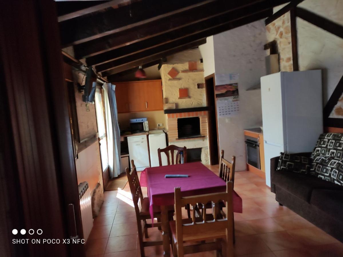 Apartamentos Turisticos Los Abuelos Montemayor de Pililla ภายนอก รูปภาพ