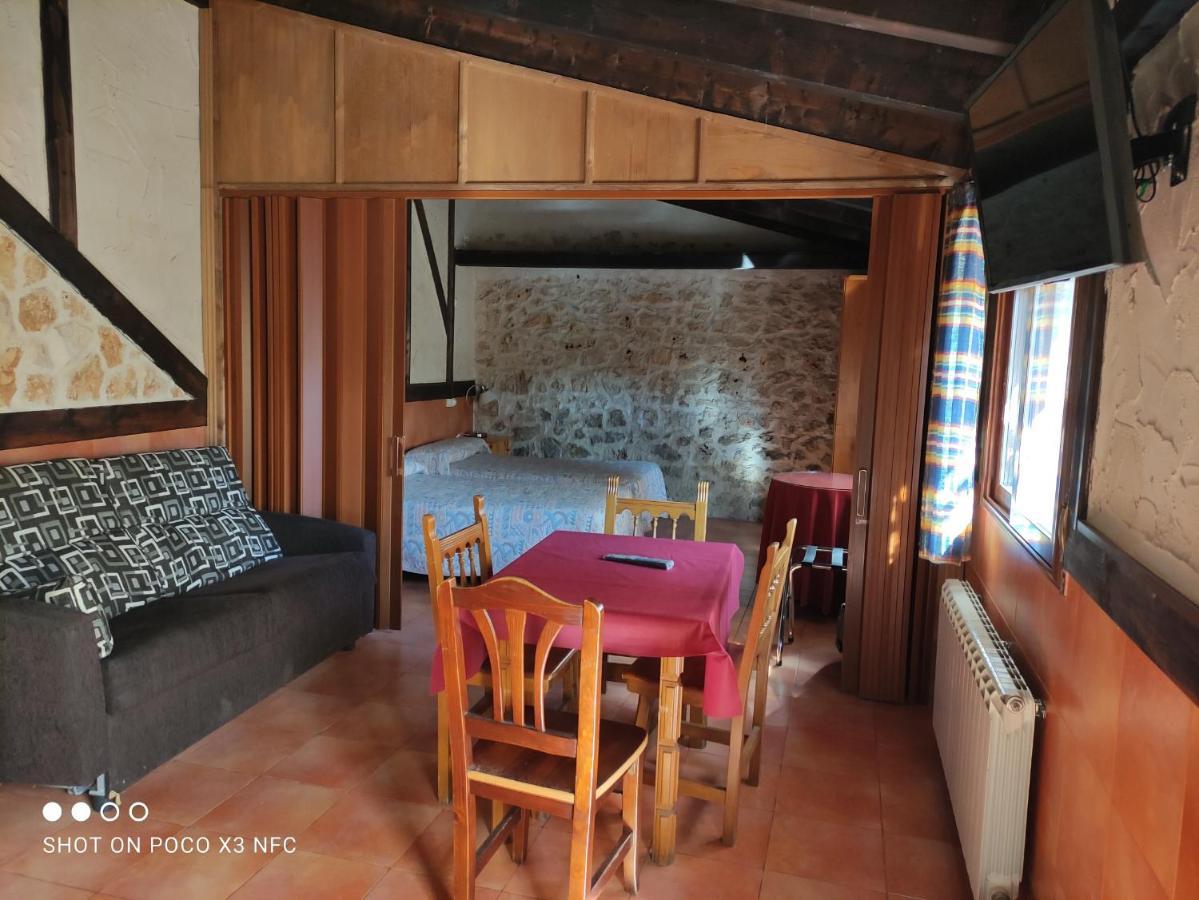 Apartamentos Turisticos Los Abuelos Montemayor de Pililla ภายนอก รูปภาพ