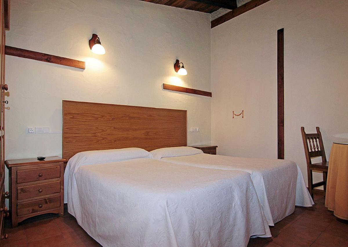 Apartamentos Turisticos Los Abuelos Montemayor de Pililla ภายนอก รูปภาพ