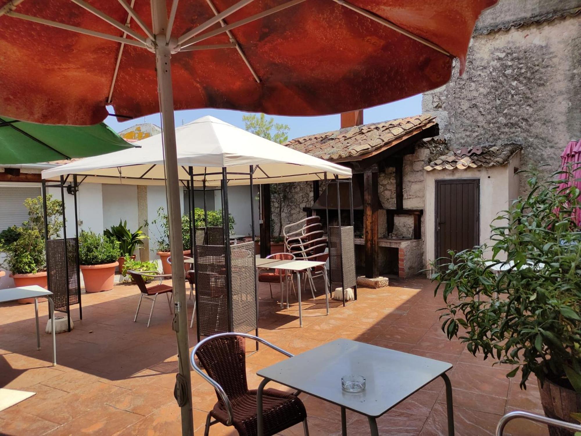 Apartamentos Turisticos Los Abuelos Montemayor de Pililla ภายนอก รูปภาพ