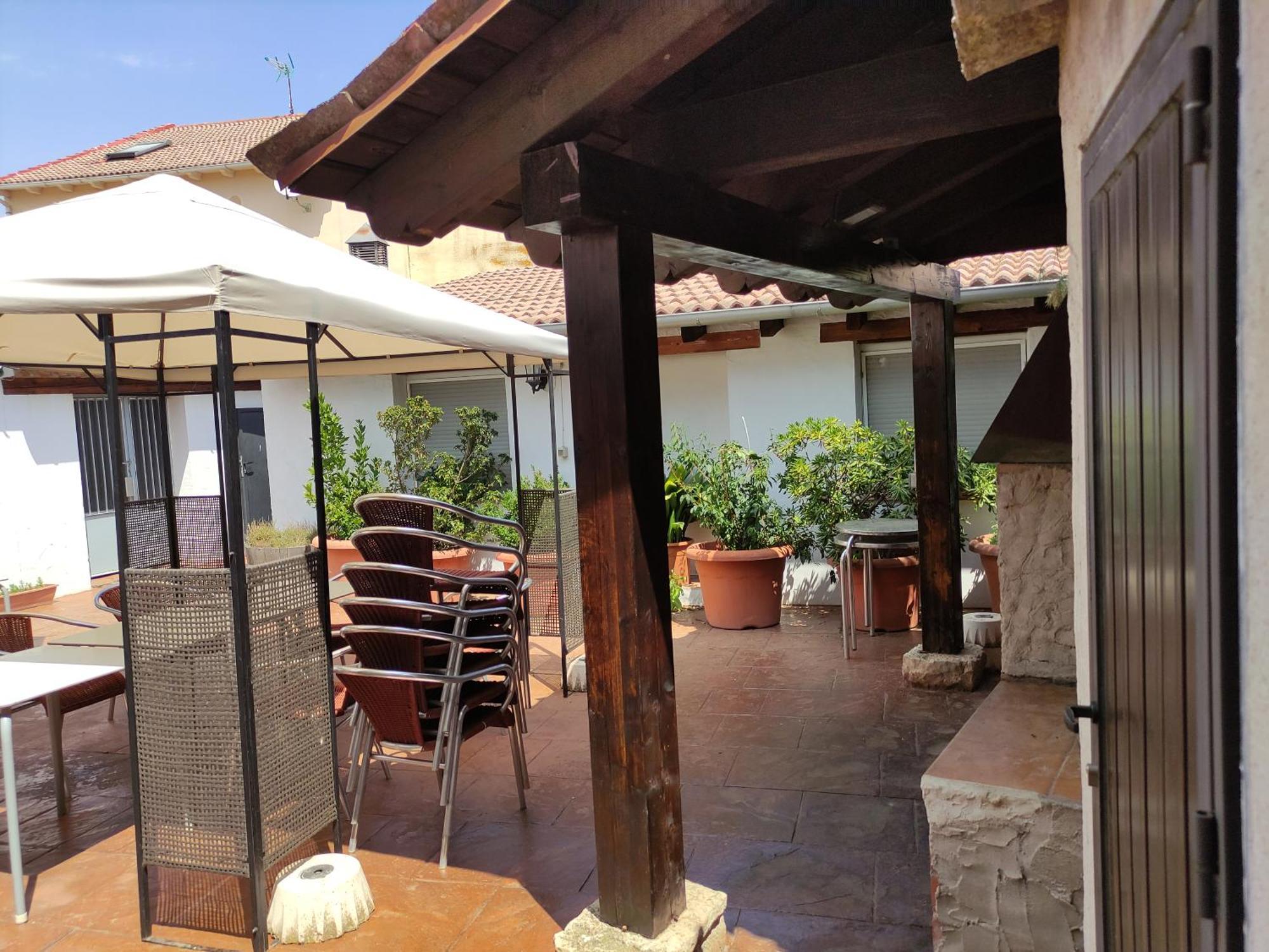 Apartamentos Turisticos Los Abuelos Montemayor de Pililla ภายนอก รูปภาพ