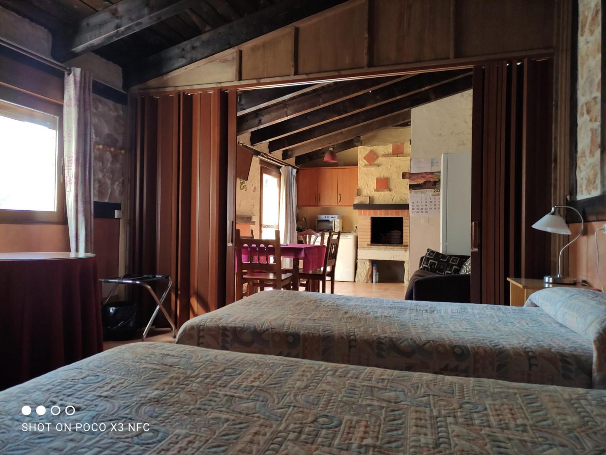 Apartamentos Turisticos Los Abuelos Montemayor de Pililla ภายนอก รูปภาพ