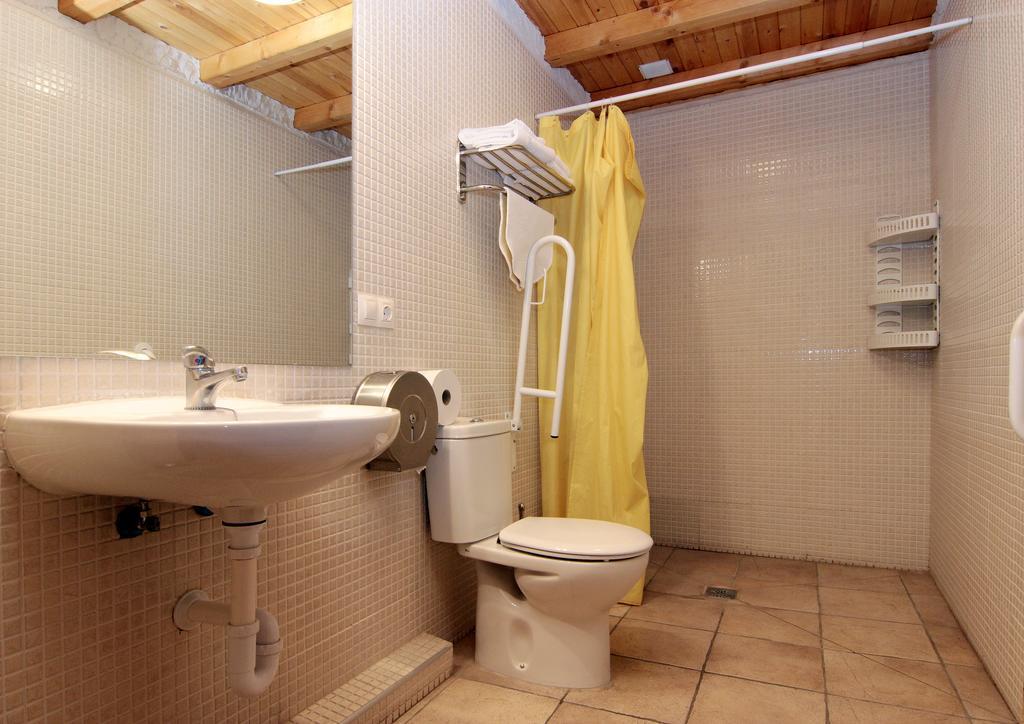 Apartamentos Turisticos Los Abuelos Montemayor de Pililla ภายนอก รูปภาพ