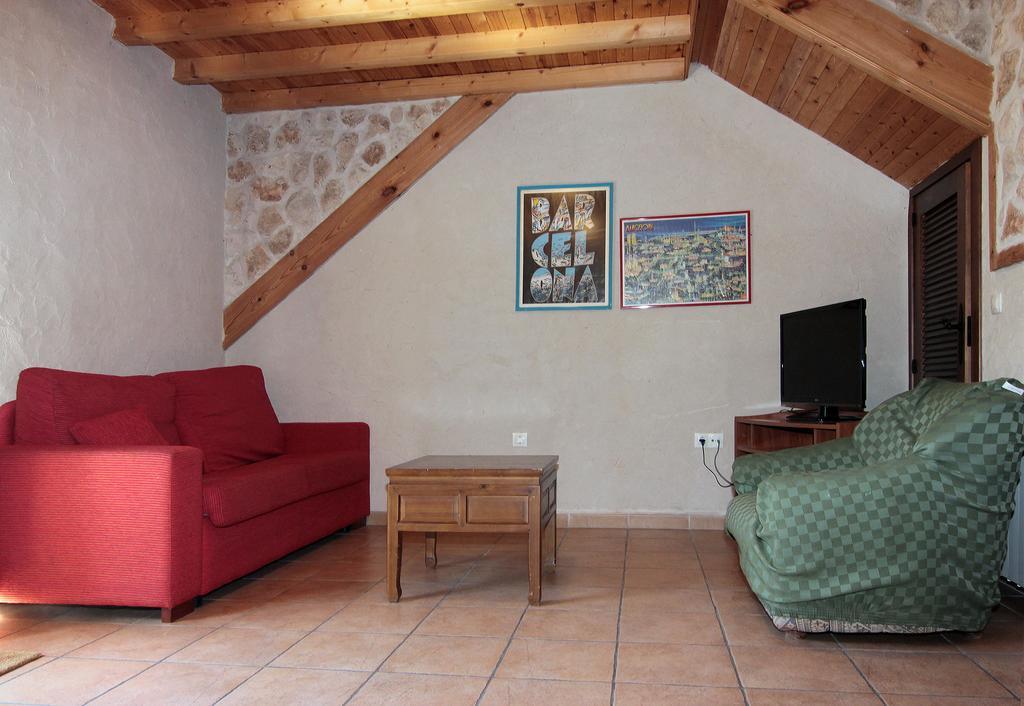 Apartamentos Turisticos Los Abuelos Montemayor de Pililla ภายนอก รูปภาพ