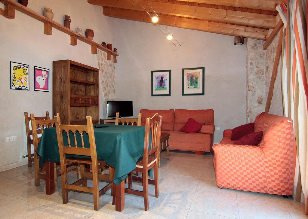 Apartamentos Turisticos Los Abuelos Montemayor de Pililla ภายนอก รูปภาพ