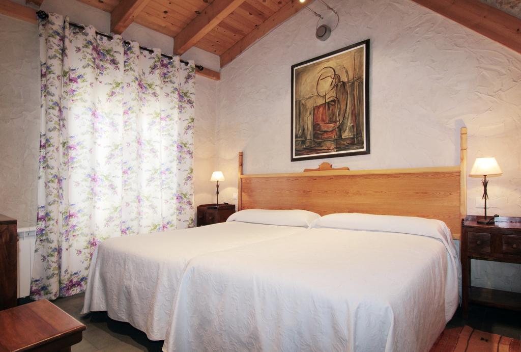 Apartamentos Turisticos Los Abuelos Montemayor de Pililla ภายนอก รูปภาพ