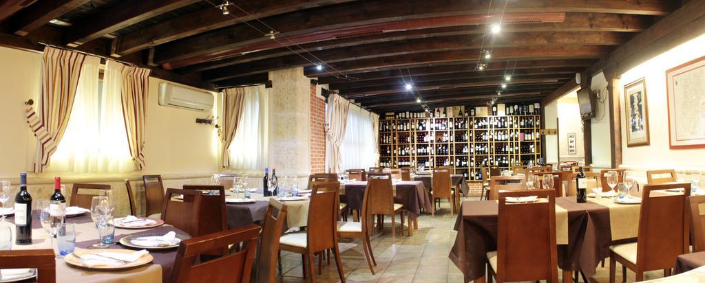 Apartamentos Turisticos Los Abuelos Montemayor de Pililla ภายนอก รูปภาพ